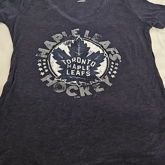 NHL Women's Hockey Logo Toronto Maple Leaf T-Shirt Navy Blue Medium - Picture 15 of 16